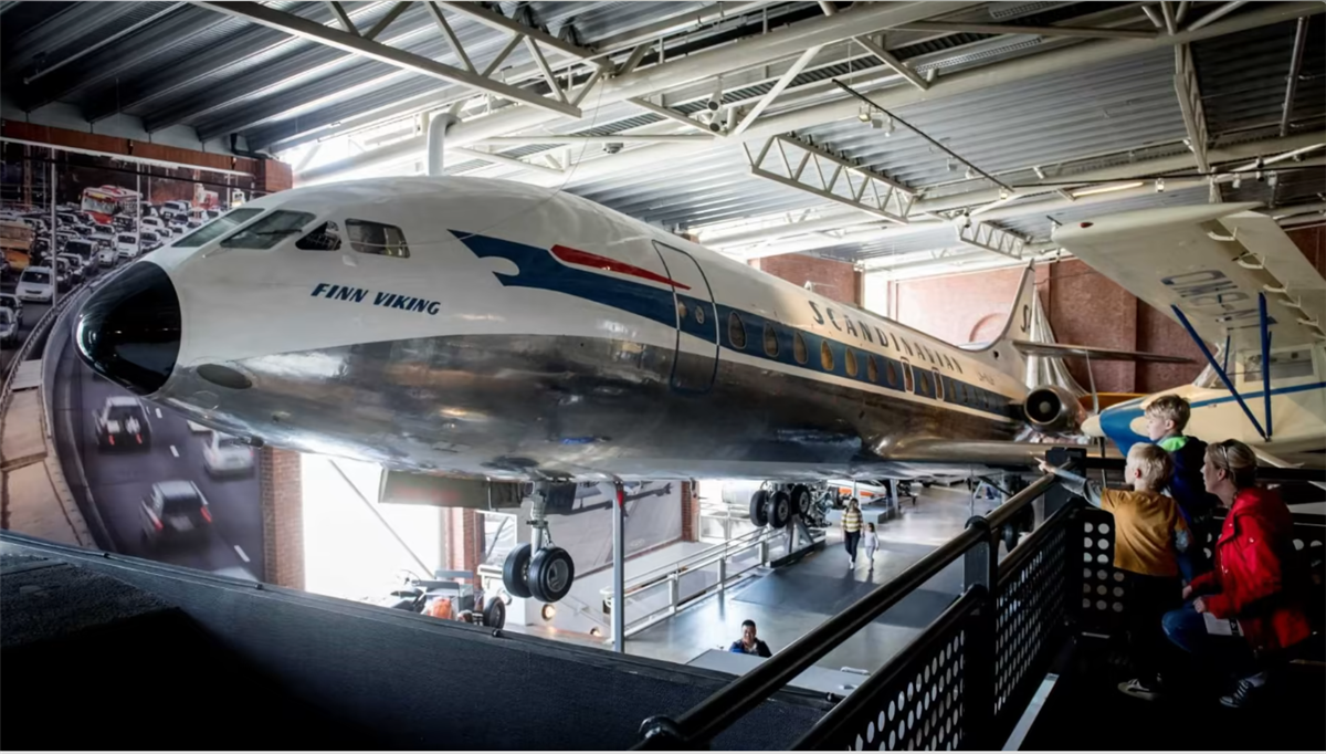 Utstilt fly på Teknisk museum - Klikk for stort bilde